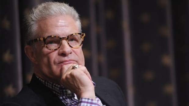 Longtime boxing announcer Jim Lampley